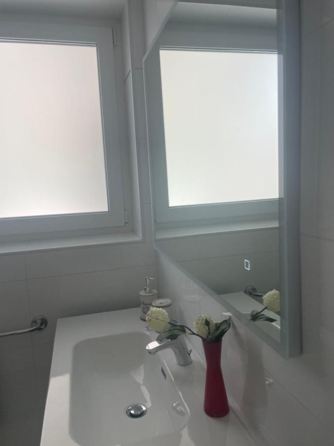 Apartments Bloom Near The Beach 포레치 외부 사진