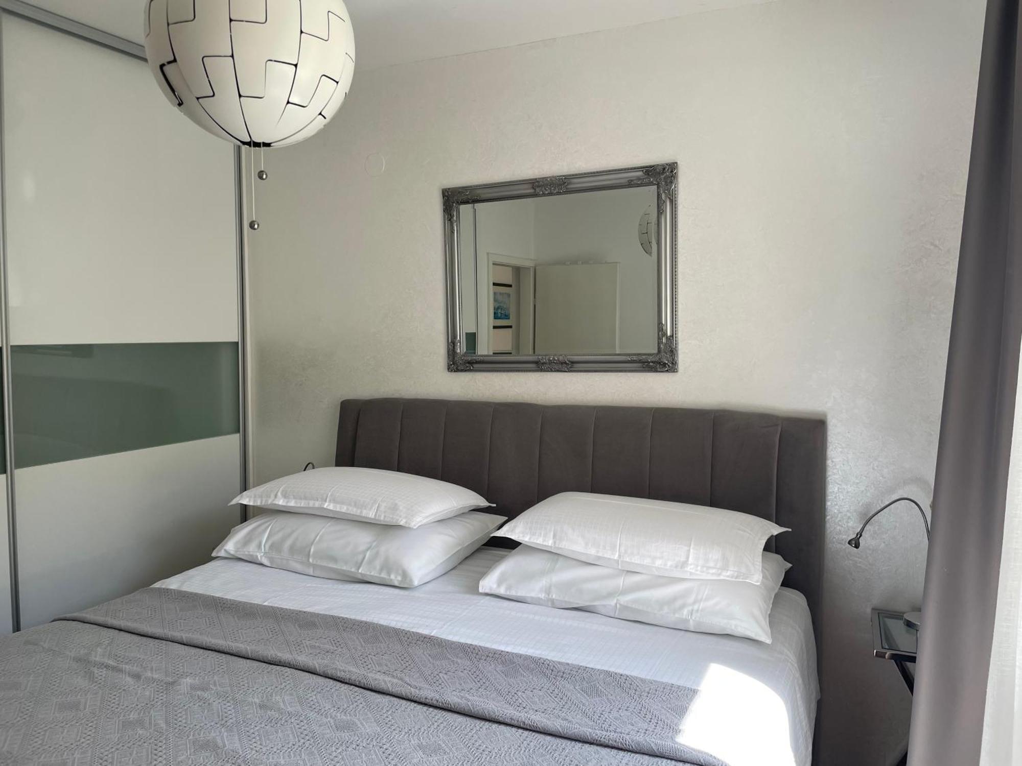 Apartments Bloom Near The Beach 포레치 외부 사진